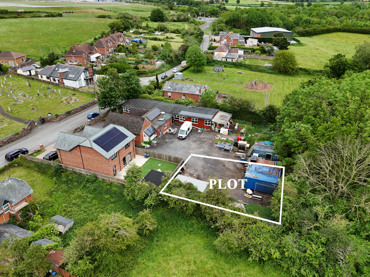 Clyst Honiton - Plot To The Rear Of The Old School — photo 3