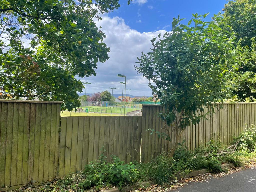 Exmouth Land At The Cranford Sports Club KLP